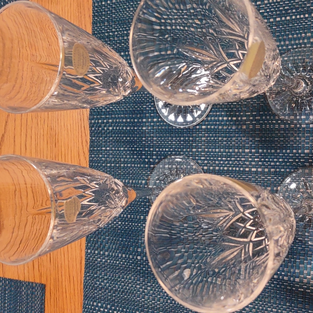 Princess House set of 4 wine glasses never used